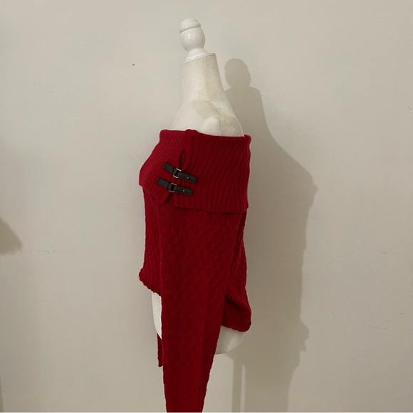 vintage red buckle foldover sweater - Picture 3 of 9